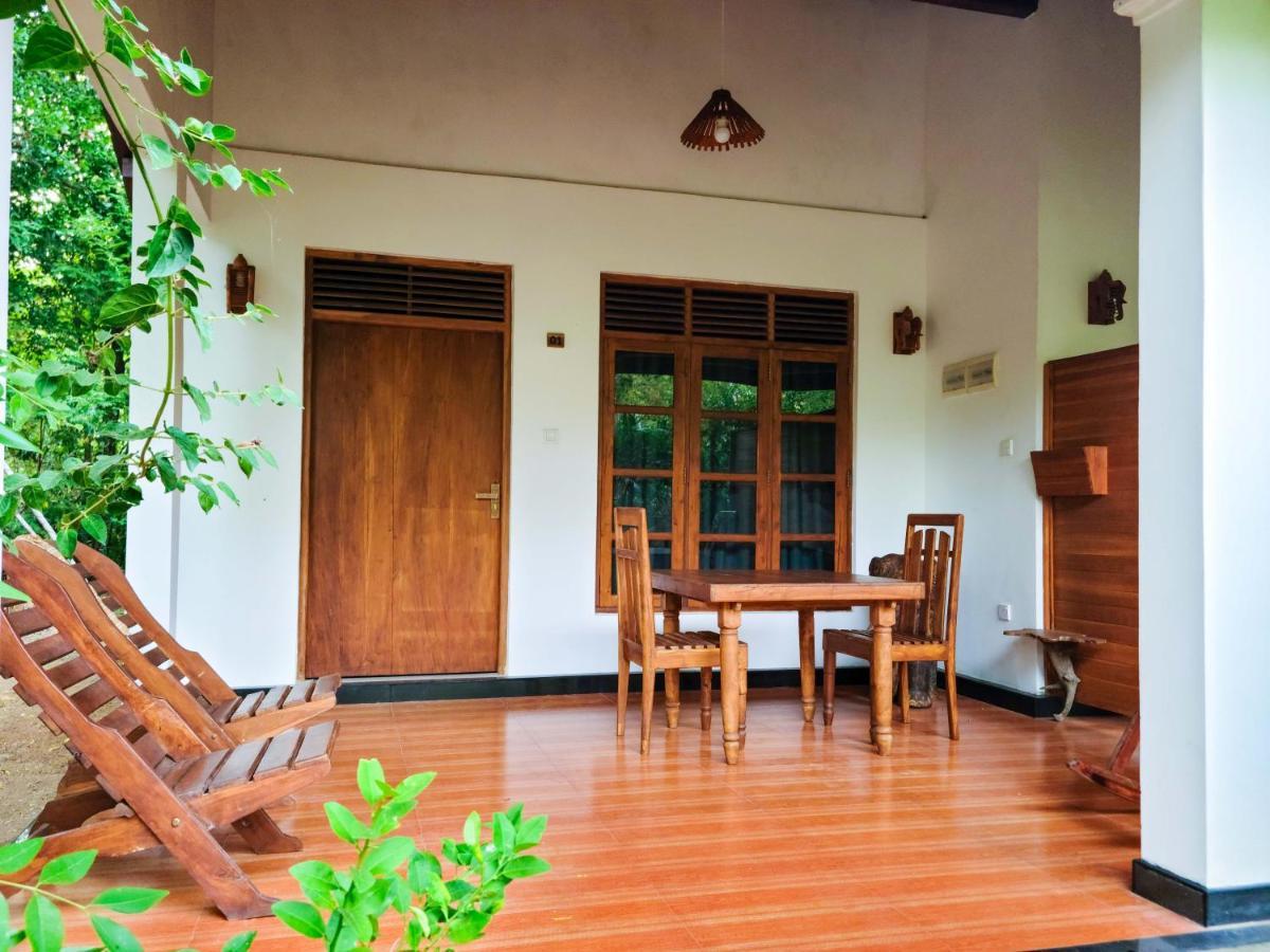 Woodholic Homestay Szigirija Kültér fotó