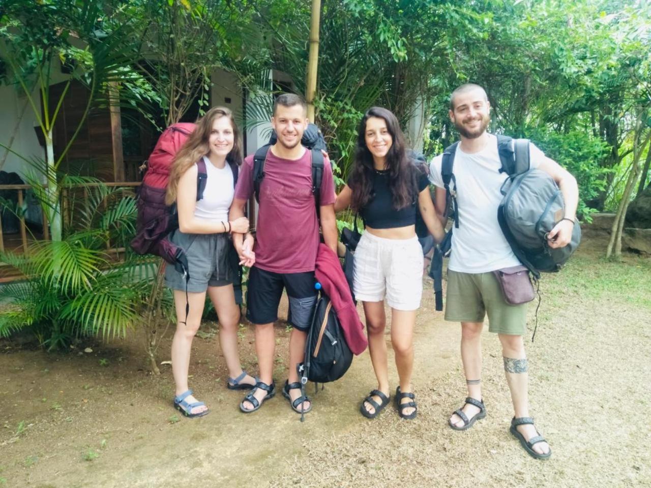 Woodholic Homestay Szigirija Kültér fotó