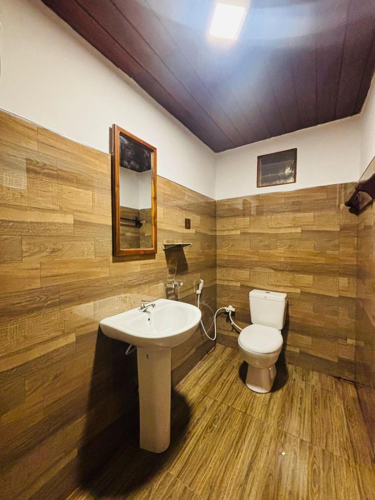 Woodholic Homestay Szigirija Kültér fotó